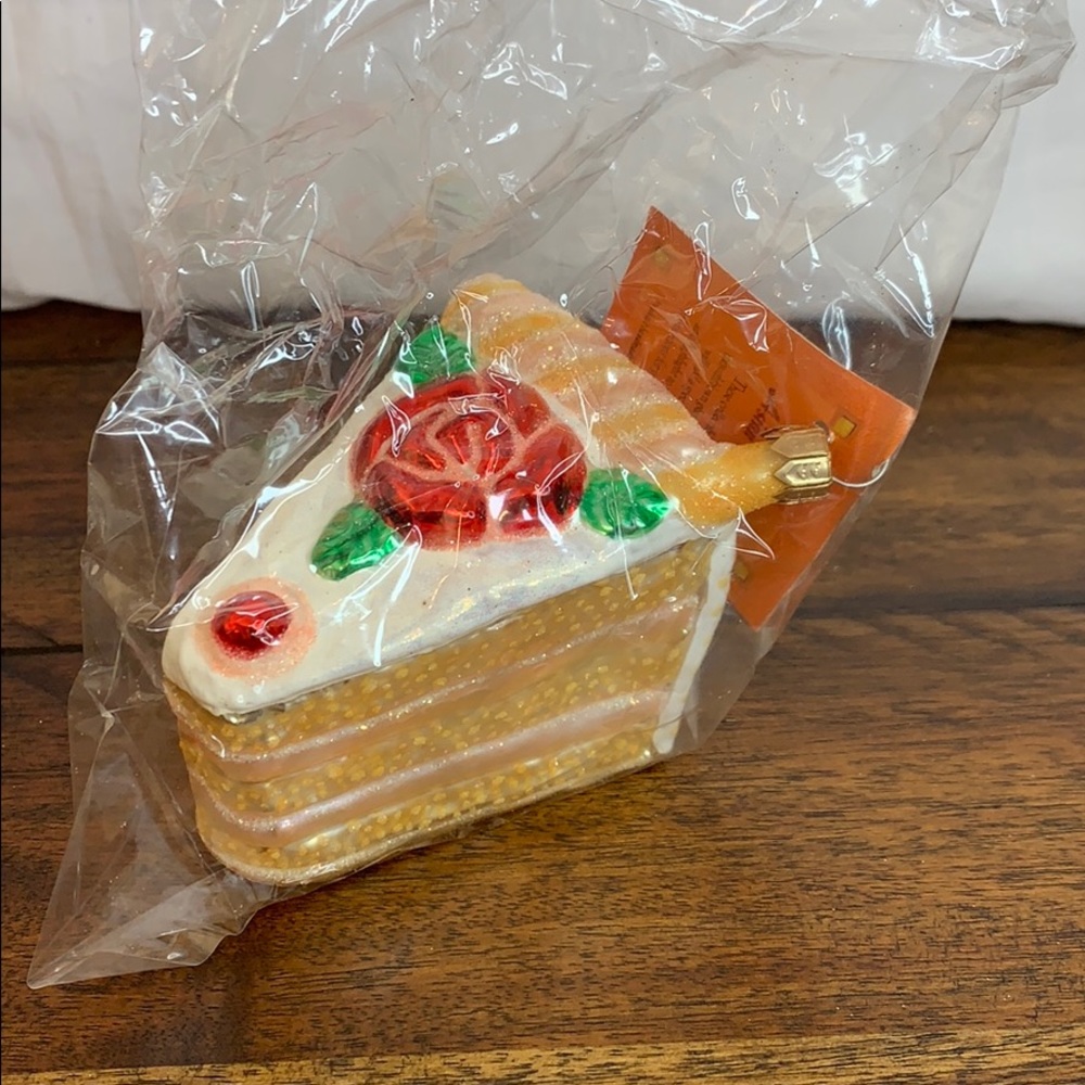 Cake-shaped Collectible Glass Ornament